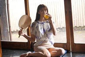 Mùa hè buồn chán ở quê làm tình vợ nhà cạnh bên thiếu thốn vì lấy ông chồng già