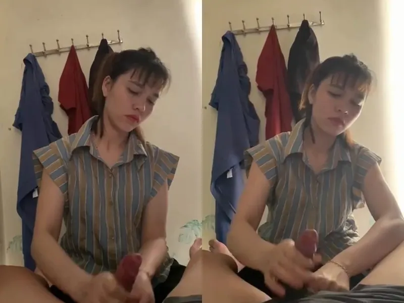 Anh trai đi vắng, ép bạn gái của anh trai sục dương vật xuất tinh